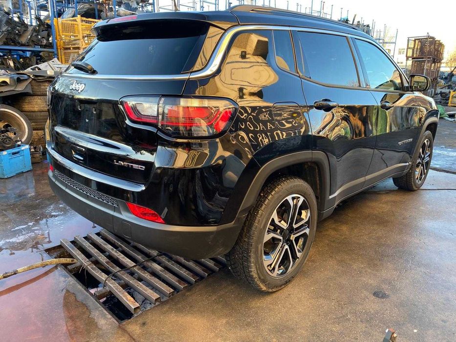 Dezmembrez Jeep Compass II 1.6d turbo/bara compass/capota/far/aripa/