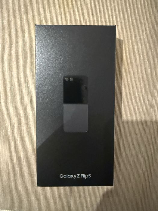 Samsung Z Flip 5, 512 gb, negru, stare ff buna, factura Emag
