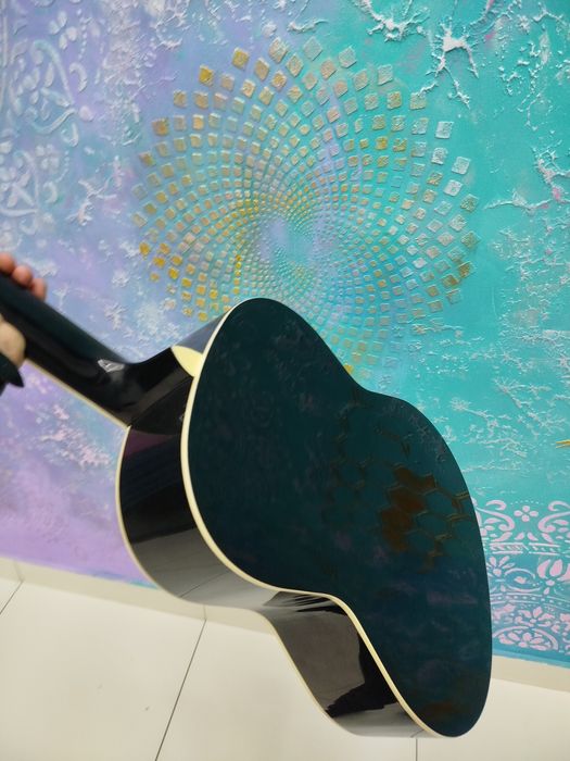 Гитара в отличном состоянии, почти новая