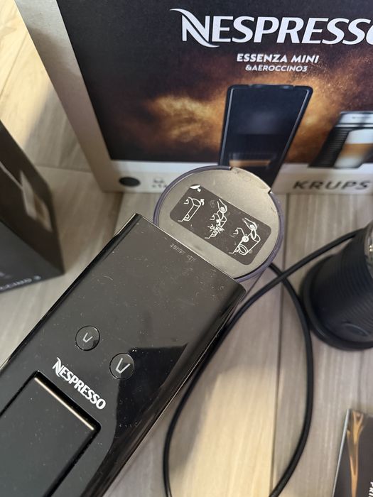 Кафемашина Nespresso Essenca Mini