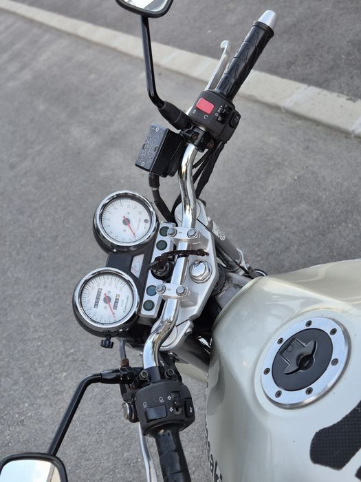 Kawasaki ZR-750 Naked, 4 cilindri în linie