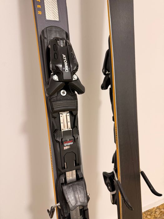 Schiuri Atomic Redster Q9 Revoshock S 160 cm + Legaturi X12 GW