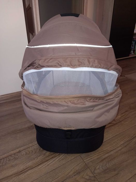 Бебешка количка с два коша