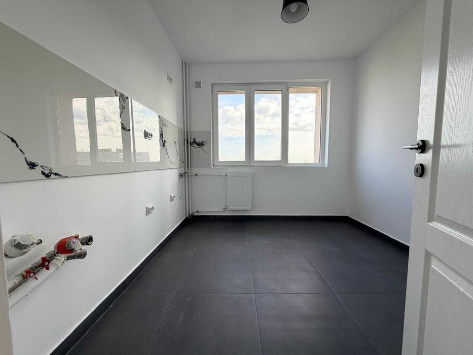 Apartament 3 camere renovat - etaj 7 - str Jean Steriadi - Titan