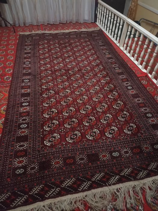 Туркман гилам сотилади