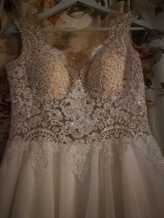 Vând Rochie mireasă albă