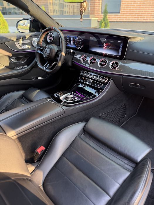 Mercedes - E coupe 9G / Pak, AMG / Head Up / Burmester / Panoramic / Stelute / AirMatic /