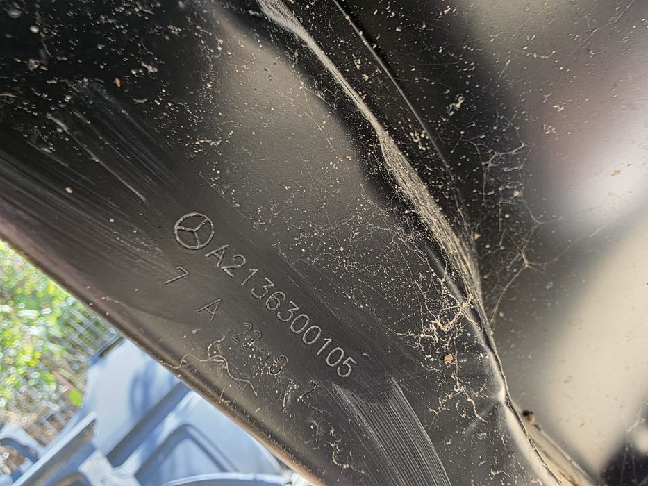 Mercedes Benz E A213 kombi 2020 заден ляв и десен калник панел