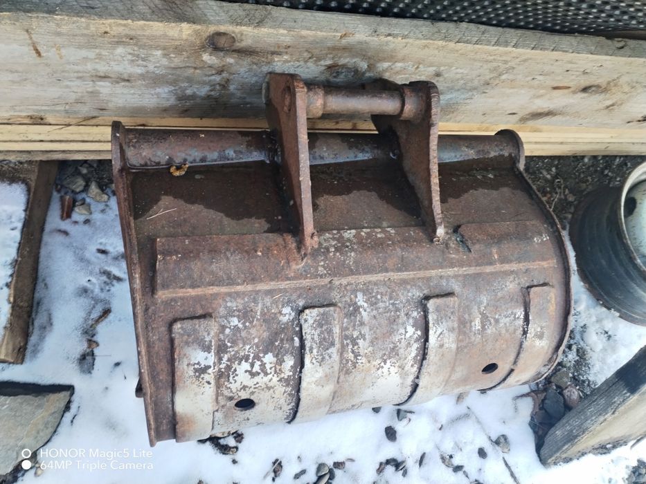 Cupa excavator. Bob cat  2,7 tone