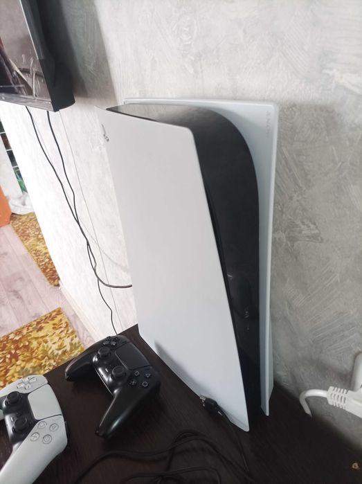 Продам Sony PlayStation 5