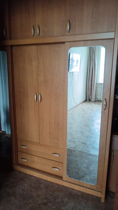 Продаётся б/у шкаф в отличном состоянии