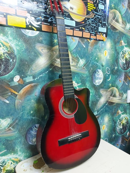 Гитара аккустическая б/у