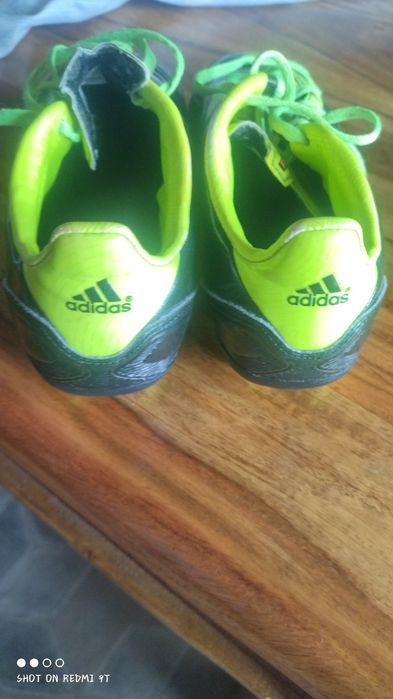 Футболни обувки Адидас