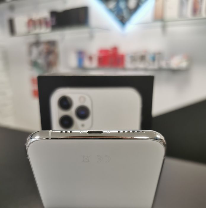 Iphone 11 Pro Max / Silver / 64 GB / DeluxGSM