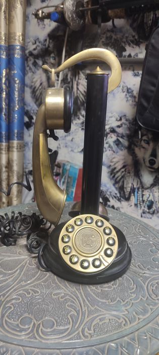 Телефон в стиле ретро продам
