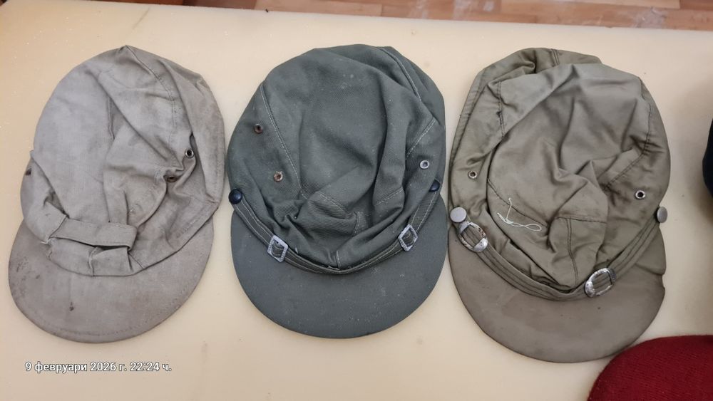 Стар милиционерски шинел , ушанка, шапки