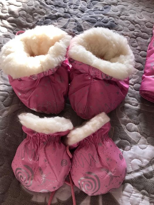 Продам комбинезон-конверт на овчине