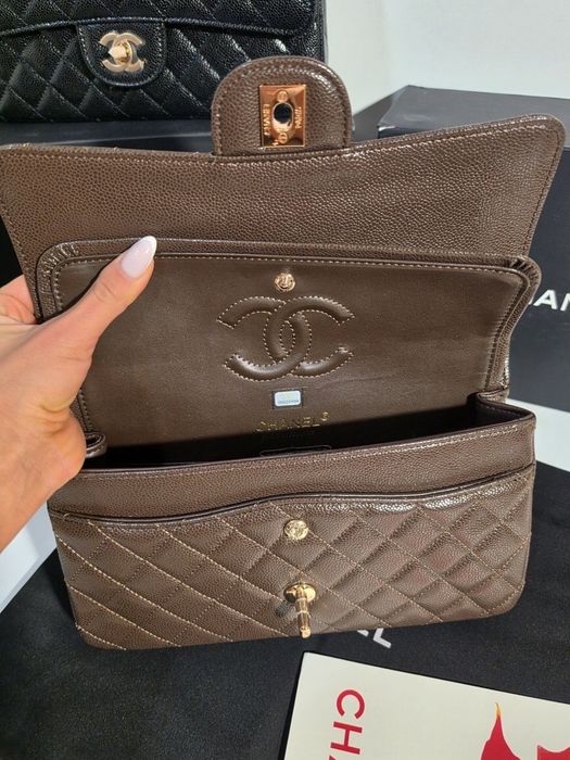 Дамска чанта Chanel Medium Classic Double Flap Bag