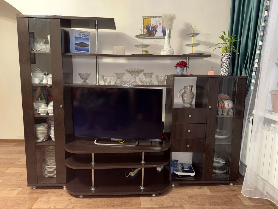 Продаю стенку в отличном состоянии