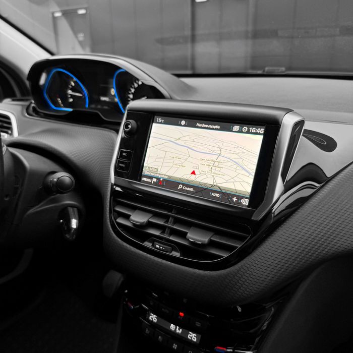 Peugeot 2008 Facelift PureTech Allure 1.2 110CP Off-Road Touch Piele