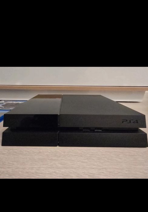 PS 4 - Play Station 4 500GB + 2 controllere + 6 jocuri
