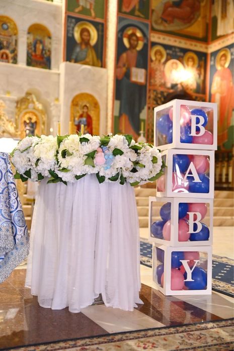 Închiriez decor cristelnita