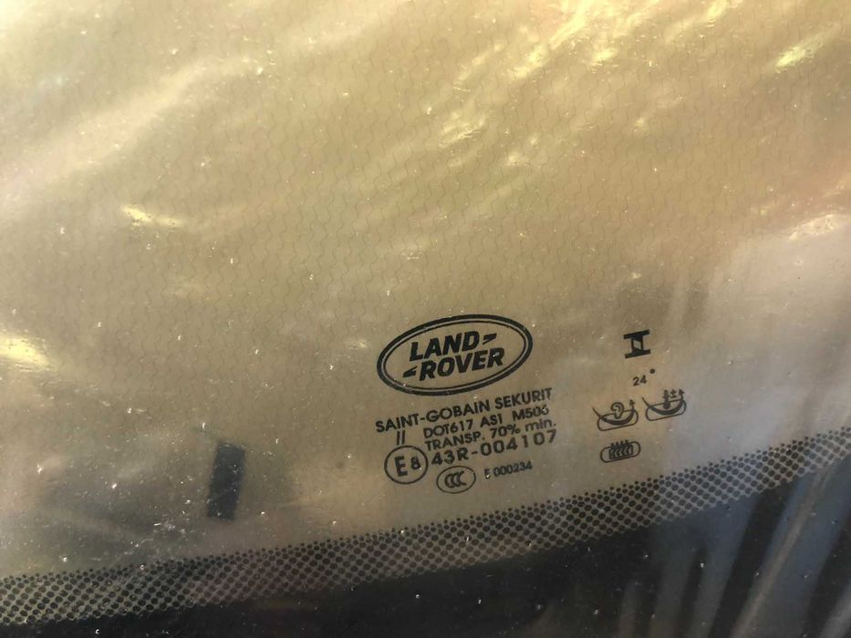 LR154938 / LR183003 - челно стъкло Land Rover Discovery 5 2017-
