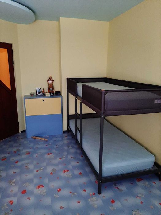 Тристаен апартамент кв.Деленки