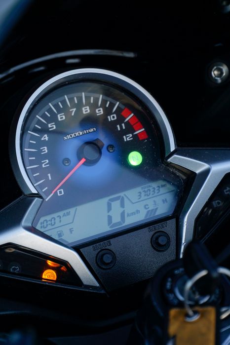 Honda cbr250r din 2012, modelul cu abs