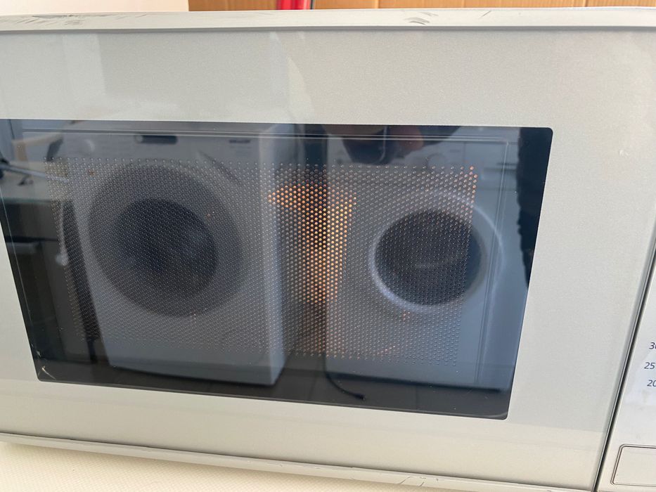 Микровълнова печка Panasonic -20 л,модел:NN-E221MM