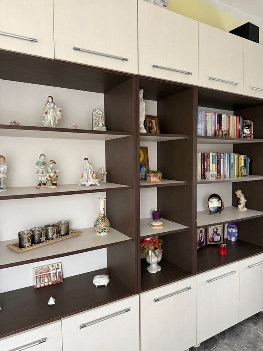 Vând mobila de camera