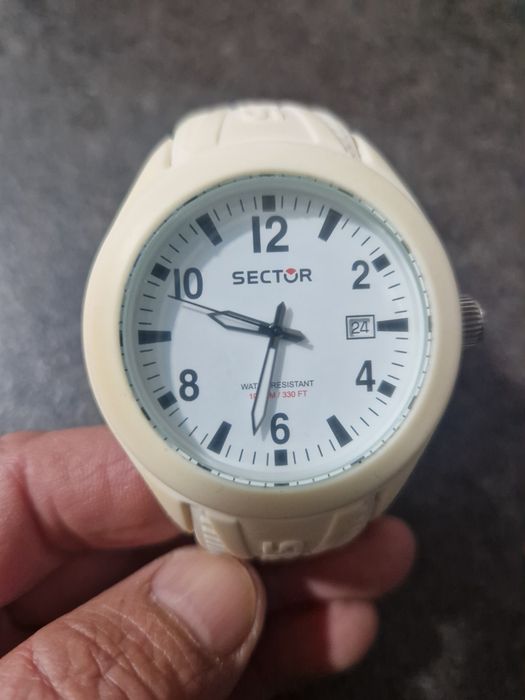 Ceas SECTOR curea silicon