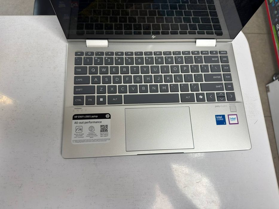 Hp Envy X360° eng soʻngi modelidan core i5-120U 8/512 SSD IPS ekran