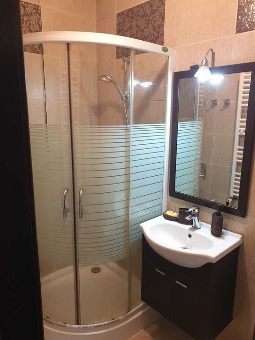 Apartament in casă cu gradina, garaj, posibilitate de masardare.