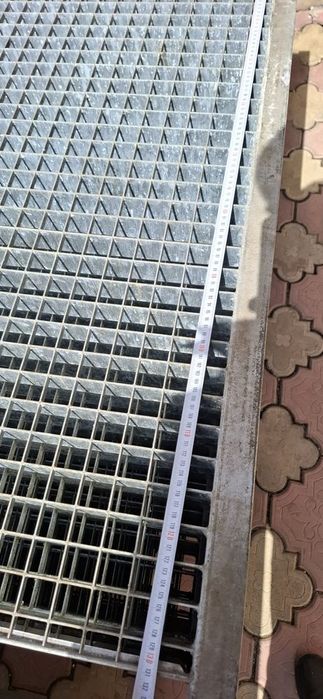 Trepte și gratare zincate