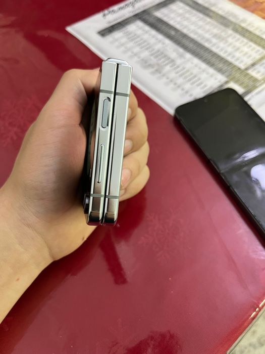 Samsung Galaxy Flip5