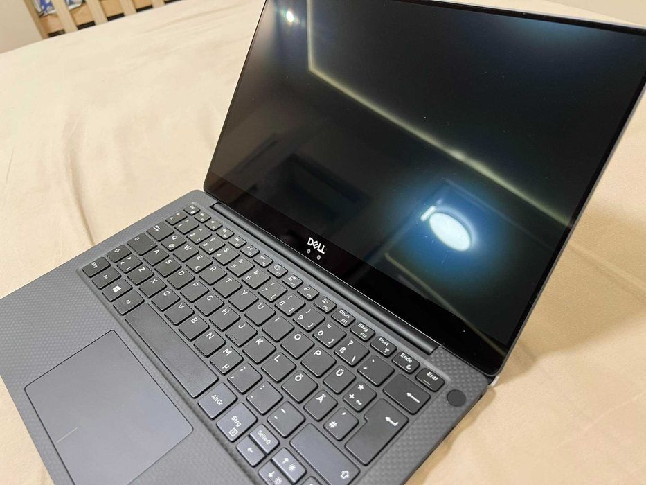 DELL XPS 13 9370 Лаптоп