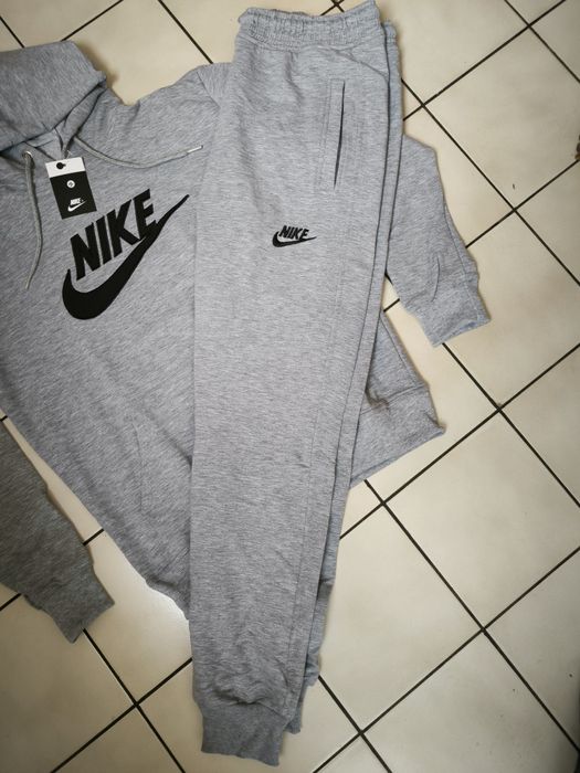 Мъжки спортен екип от памук или от полиамид