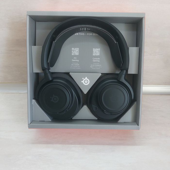 Премиум безжични геймърски слушалки SteelSeries Arctis Nova 7 Wireless Gen 2 – Пълен комплект - Нови