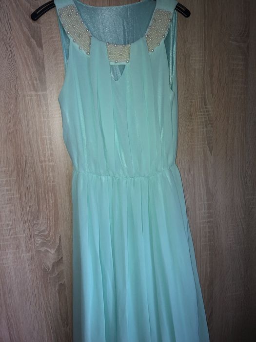 Rochie de evenimente în stare excelentă