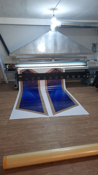 Наружная реклама ю,Экосолвентная печать баннер,оракал,сеточный оракал.