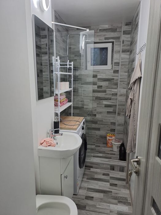 Inchiriez ap.3 camere sau schimb