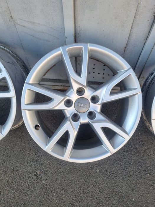 Jante Audi Q3 A3 A4 Vw Golf 5 6 7 Passat Jetta Eos Skoda Seat 5X112 17