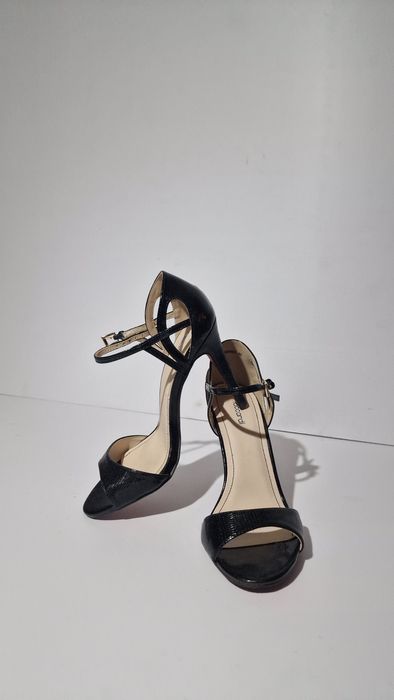 Продам новые босоножки, 40 размер