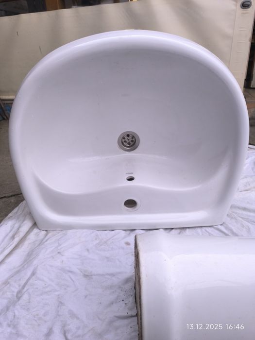 Vând set chiuvetă+pedestal Menuet .