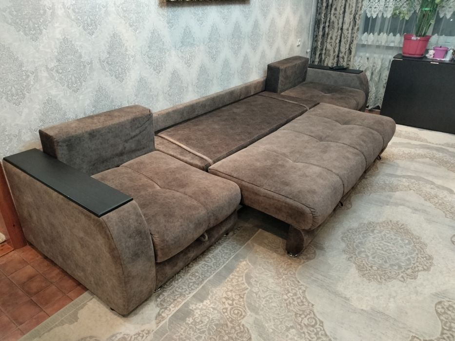 Продам диван б/у.
