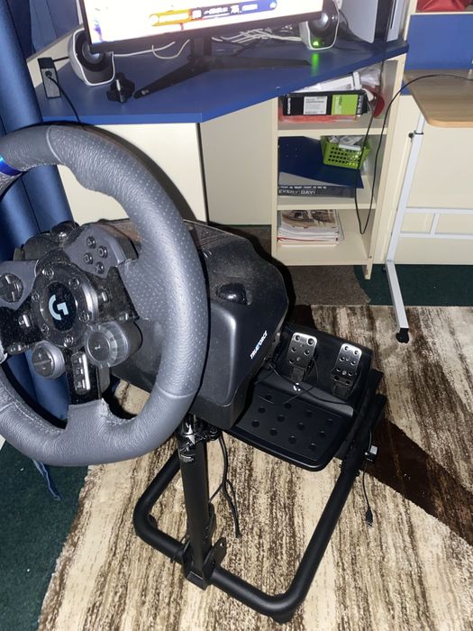 Volan Logitech G923 + stand de volan Huzaro Speed 2.0