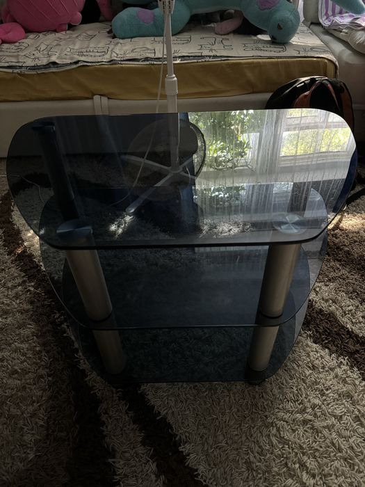 Тумба стеклянная крепкая