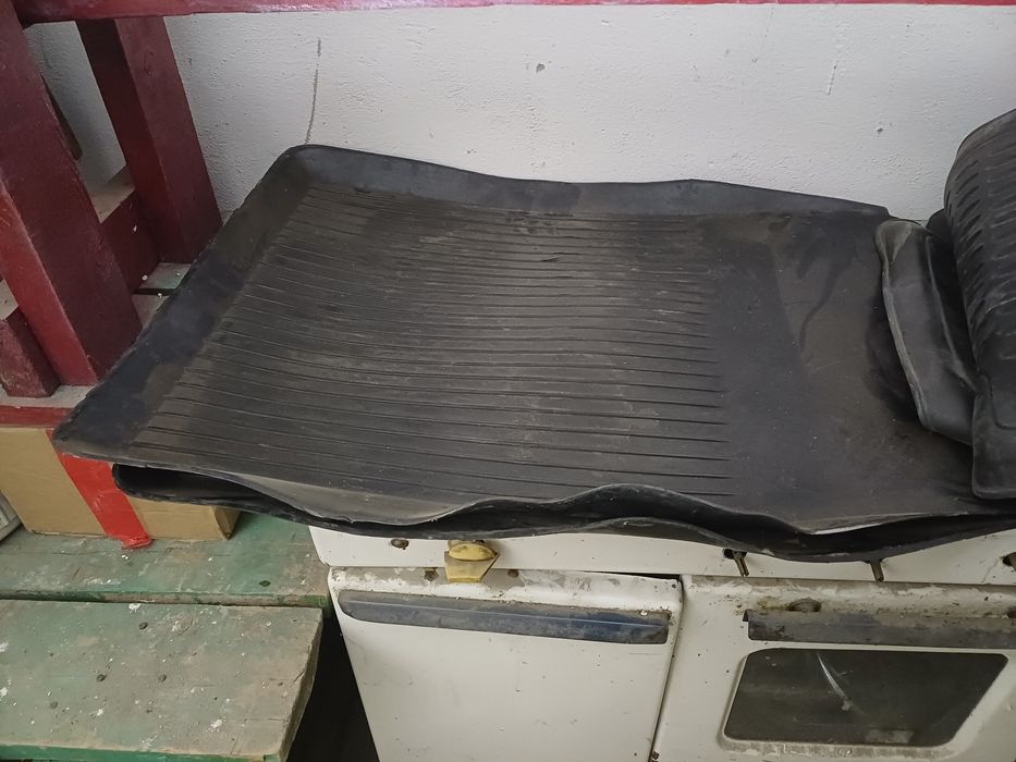 Продам коврик 2000тг