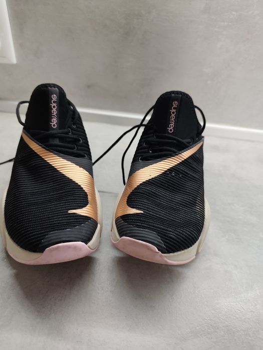 Маратонки Nike  39 номер